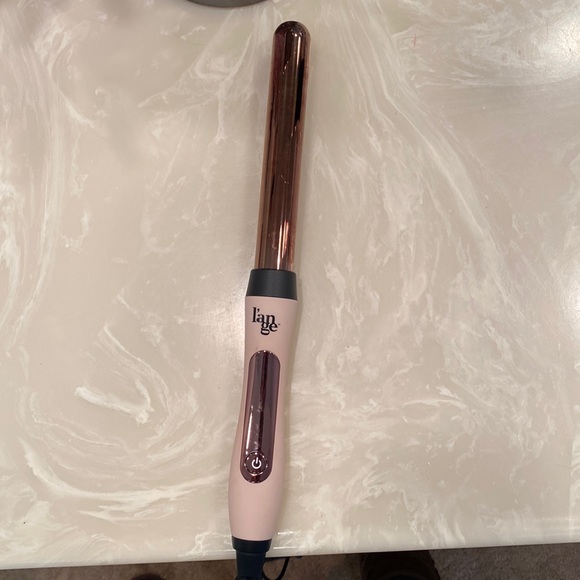 L’Ange Curl 1" (25MM) Titanium Curling Wand
. - Picture 1 of 3